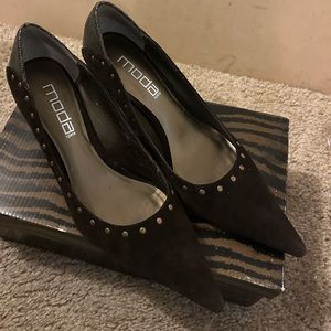 Almost new brown suede low heel 💅